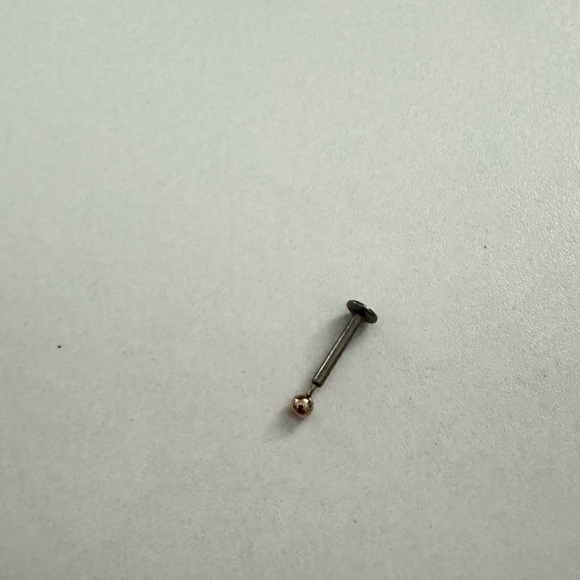 BVLA Rose Gold Stud - Picture 1 of 3